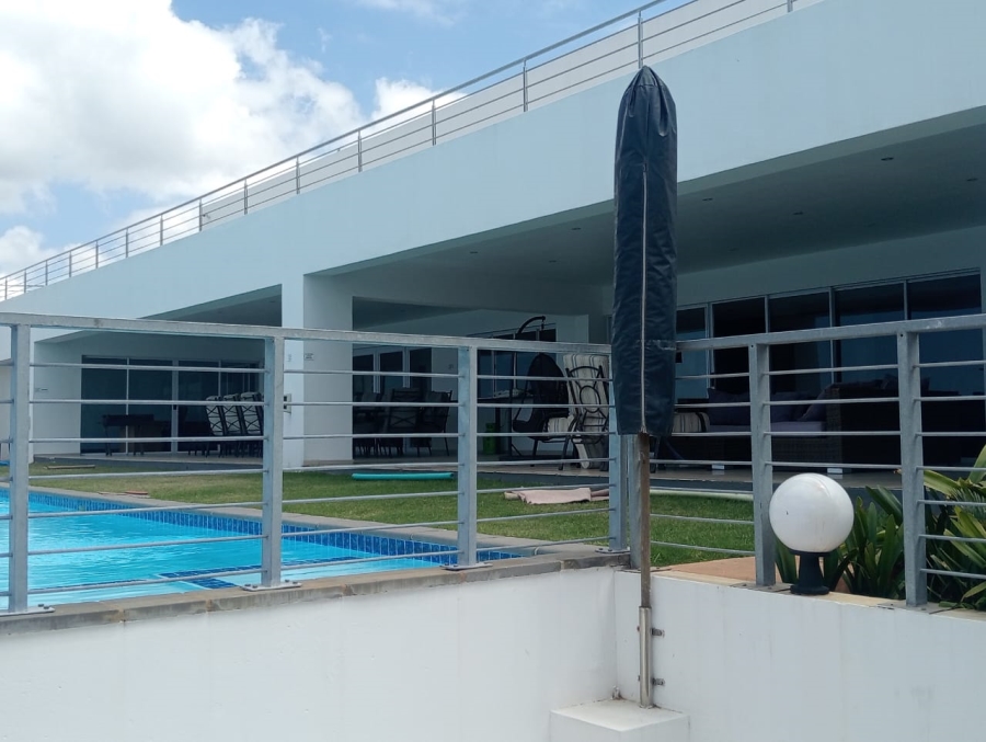 5 Bedroom Property for Sale in Jeffreys Bay Central Eastern Cape